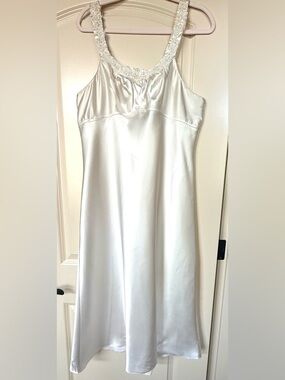 Linea Donatella Sz XL Cream Satin Slip Lingerie Beaded & Embroidered Dress